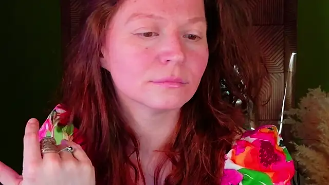 AuroraBorealis   online show from November 26, 2025, 6:36 am