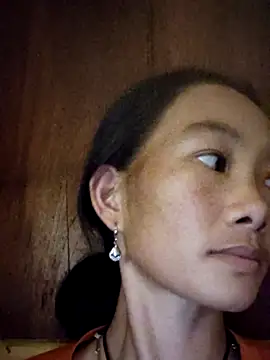 gio-thu online show from October 8, 2025, 8:12 am