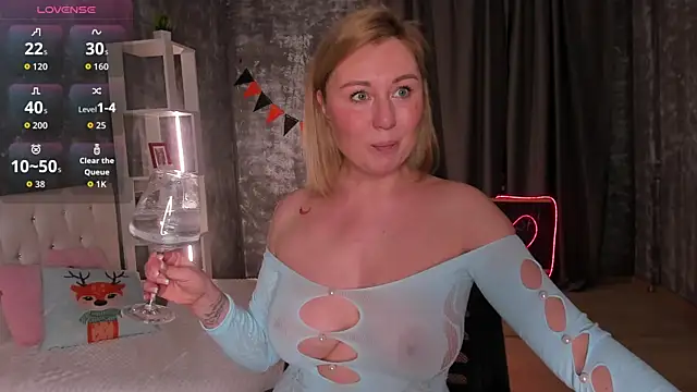 scent  of woman online show from January 6, 2026, 1:42 am