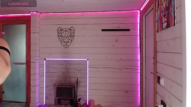 CandyBunie online show from February 6, 2026, 4:06 am