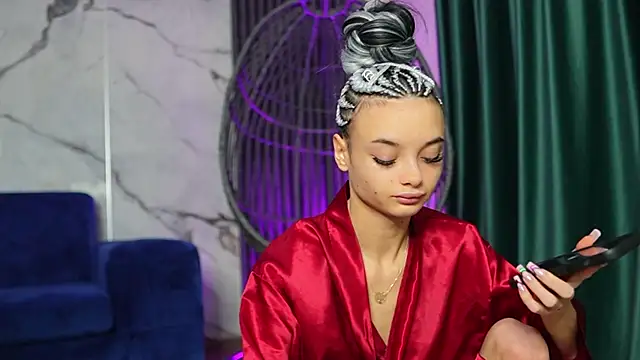 RachelRavee online show from October 30, 2025, 5:20 am