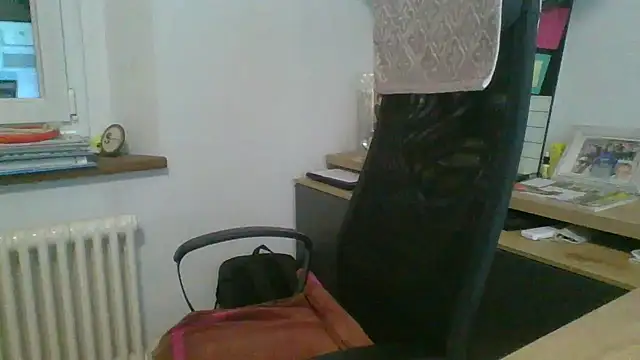 Snapshot of Kawayleo chatting on March 3, 2026, 10:32 am Kawayleo online show from March 3, 2026, 10:32 am