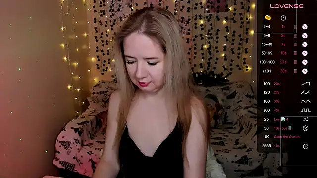 Evaa Braunn online show from December 23, 2025, 4:32 am