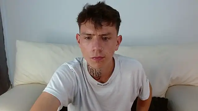 hot teo  online show from January 5, 2026, 5:27 pm