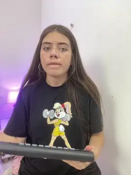 Juana miel online show from March 27, 2026, 7:35 pm