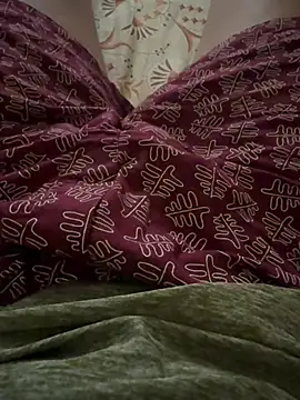 Snapshot of dickmaster8782 chatting on April 4, 2026, 7:06 am dickmaster8782 online show from April 4, 2026, 7:06 am