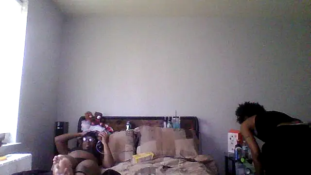 dezzidavill online show from April 3, 2026, 7:12 pm