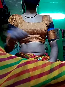 Snapshot of nainshilodhi28 chatting on November 8, 2025, 5:18 am nainshilodhi28 online show from November 8, 2025, 5:18 am