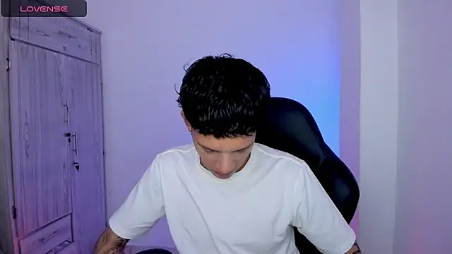 tylernova online show from June 5, 2026, 3:13 am