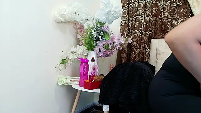 Kiaraa88 online show from December 2, 2025, 12:21 pm