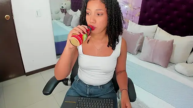 cloe 555 online show from November 24, 2025, 10:20 pm