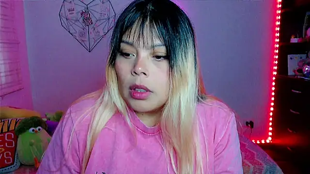 EllieMoonX online show from February 23, 2026, 10:29 pm