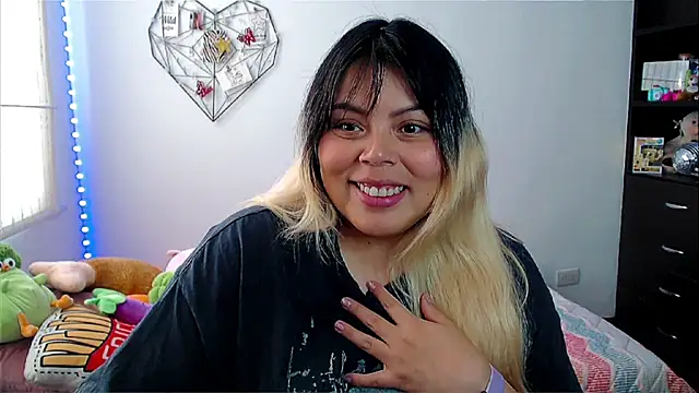 EllieMoonX online show from March 31, 2026, 9:37 pm