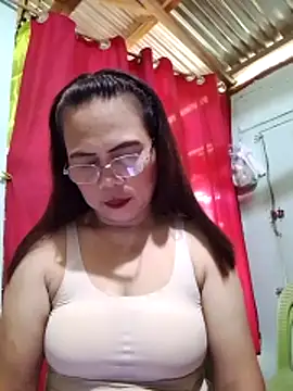 Snapshot of erma_joy chatting on February 16, 2026, 1:35 am erma joy online show from February 16, 2026, 1:35 am