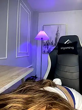 HoneyMollyX online show from October 26, 2025, 1:06 pm