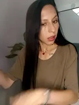 you yuyuu online show from November 5, 2025, 9:04 pm