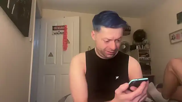 Snapshot of DelayedAnalog720 chatting on December 18, 2025, 2:45 pm DelayedAnalog720 online show from December 18, 2025, 2:45 pm