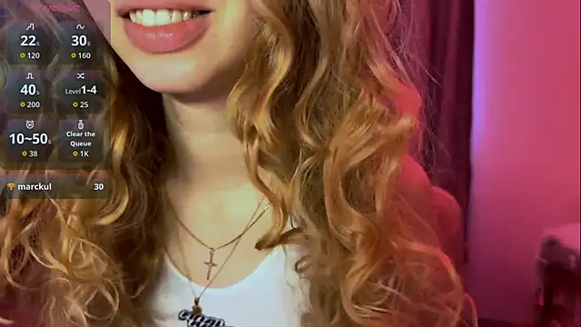 Snapshot of LunaCrave chatting on December 14, 2025, 10:20 am LunaCrave online show from December 14, 2025, 10:20 am