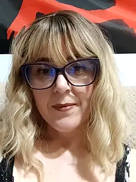 Amelialove42 online show from April 20, 2026, 6:53 pm