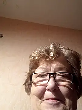 Katherine735 online show from October 28, 2025, 9:50 pm