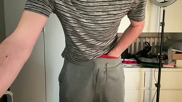 Snapshot of matrixx_9 chatting on February 8, 2026, 4:32 pm matrixx 9 online show from February 8, 2026, 4:32 pm