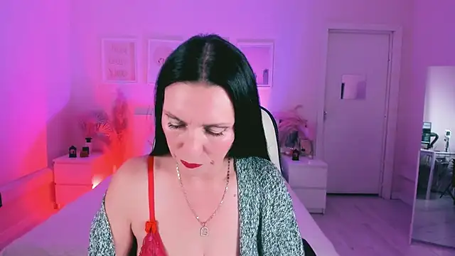 Snapshot of steaflers_mommy_ chatting on October 22, 2025, 7:41 am steaflers mommy  online show from October 22, 2025, 7:41 am
