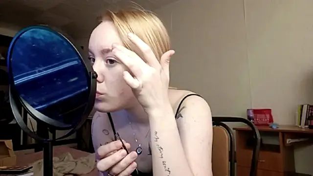 JennyRass online show from December 3, 2025, 7:49 am