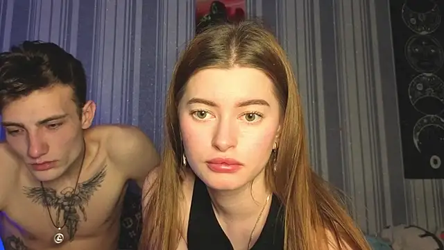 EmiliaCouple online show from April 9, 2026, 5:29 pm