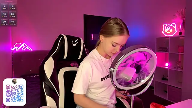 EvaPeace online show from March 2, 2026, 8:26 pm