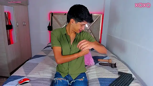 Jacovo2002 online show from October 16, 2025, 5:47 pm