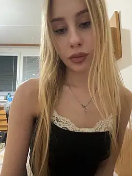 JudithCarly online show from November 21, 2025, 7:45 pm