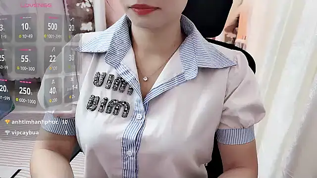 Xuka2594 online show from November 20, 2025, 6:18 pm