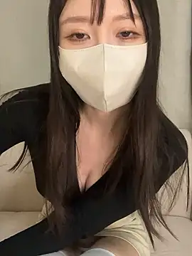 Snapshot of Onami_555 chatting on November 11, 2025, 8:42 pm Onami 555 online show from November 11, 2025, 8:42 pm