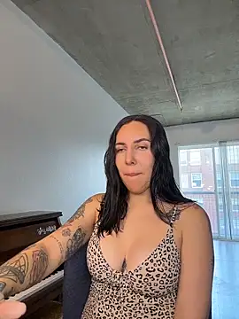 Lolathebaddie online show from February 3, 2026, 4:45 pm