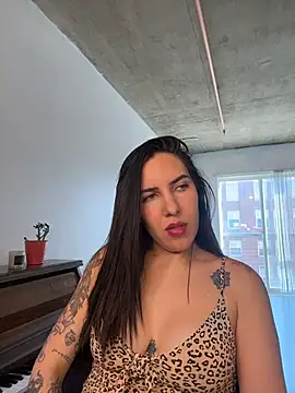 Lolathebaddie online show from March 21, 2026, 5:16 pm