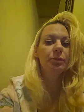 Snapshot of SlyLady chatting on May 30, 2026, 1:35 am SlyLady online show from May 30, 2026, 1:35 am