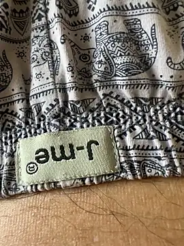 Snapshot of hummingbirds1612 chatting on February 22, 2026, 4:46 am hummingbirds1612 online show from February 22, 2026, 4:46 am