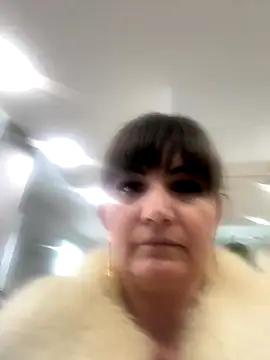 Butterfly8385 online show from October 14, 2025, 10:16 am