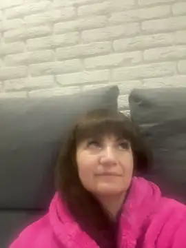 Butterfly8385 online show from October 26, 2025, 8:04 pm