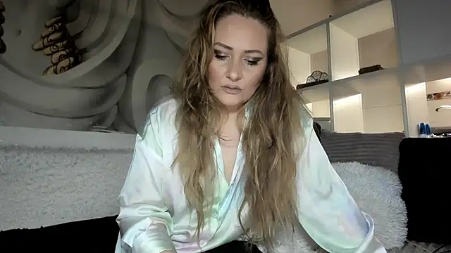 88  callmemadam  88 online show from October 19, 2025, 9:48 pm