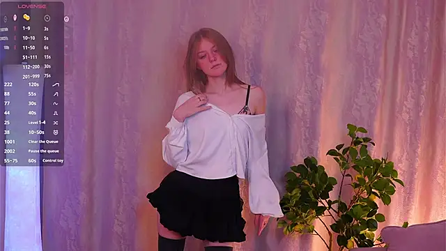 VernellArey online show from November 10, 2025, 4:28 pm