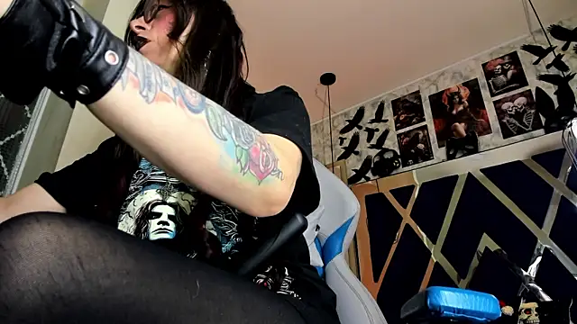 Evangelinejoness  online show from February 1, 2026, 11:42 am