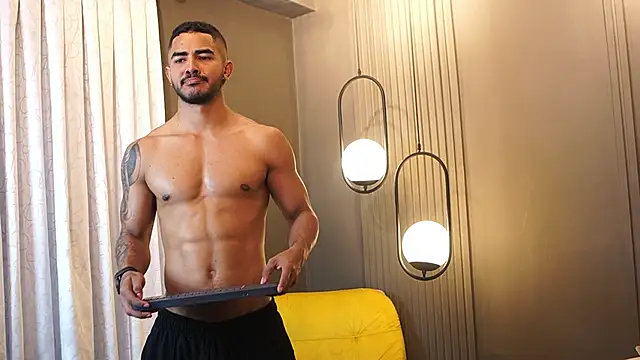 Snapshot of Reik_Vonn chatting on February 3, 2026, 12:10 pm Reik Vonn online show from February 3, 2026, 12:10 pm