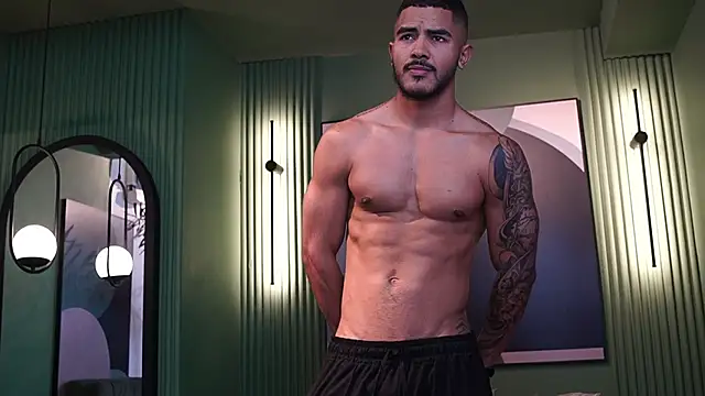 Snapshot of Reik_Vonn chatting on February 5, 2026, 12:21 pm Reik Vonn online show from February 5, 2026, 12:21 pm