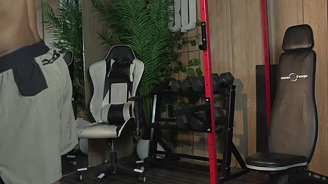 Snapshot of Reik_Vonn chatting on February 13, 2026, 12:34 pm Reik Vonn online show from February 13, 2026, 12:34 pm