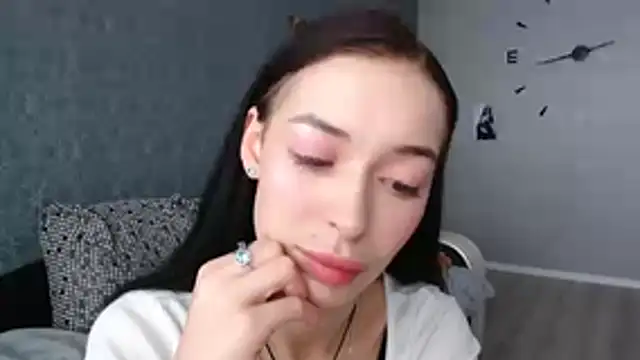 Daphne Darkthorn online show from November 2, 2025, 10:17 am