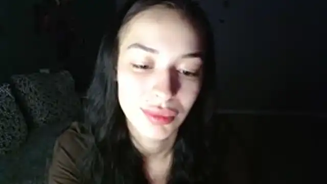 Daphne Darkthorn online show from November 6, 2025, 3:40 am