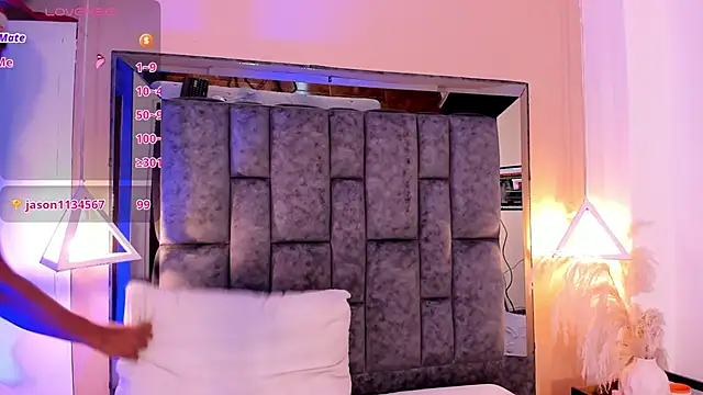 SofiRuiz  online show from December 21, 2025, 3:24 am