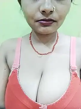 kiara-simmi online show from November 14, 2025, 1:21 pm