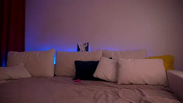  infinitespring  online show from October 30, 2025, 7:21 am